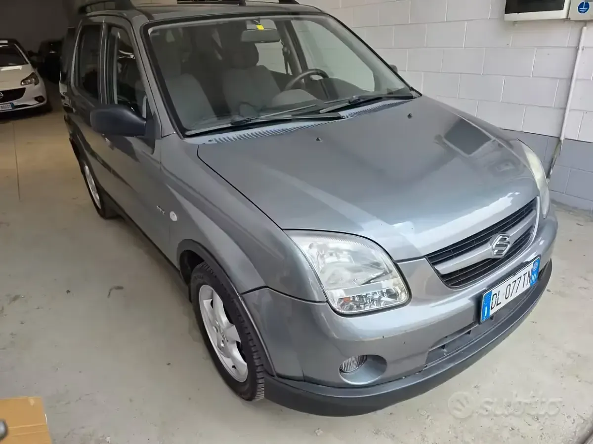 Second-hand Suzuki Ignis GL 99 CP (72 kW) 2007 Gri Hatchback