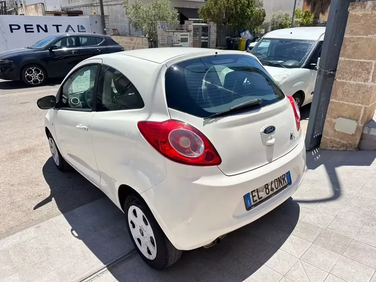 Usata Ford Ka Business Edition 69 CV (50 kW) 2012 Bianco Utilitaria