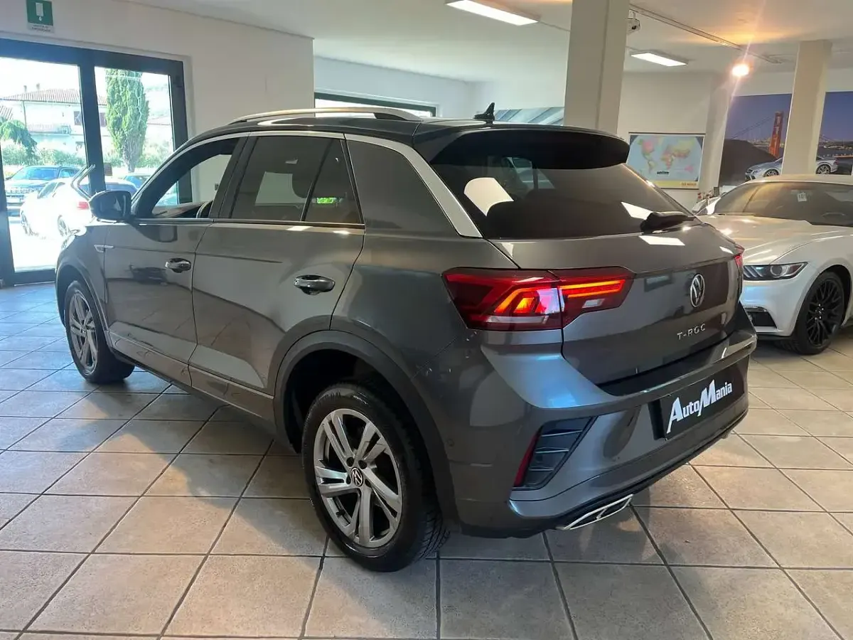 Usata VW T-Roc R-line 110 CV (80 kW) 2023 Indium grey SUV