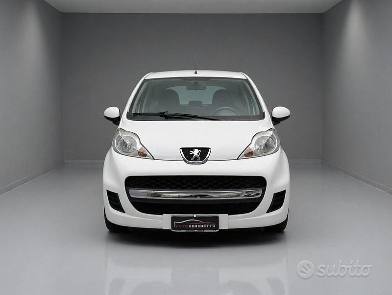 Usata Peugeot 107 Active 68 CV (50 kW) 2010 Bianco Utilitaria