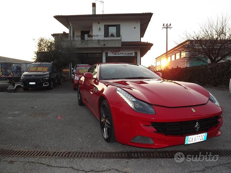 Usata Ferrari FF 659 CV (484 kW) 2012 Rosso Station wagon
