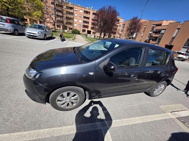 Usata Dacia Sandero Lauréate 75 CV (55 kW) 2014 Berlina
