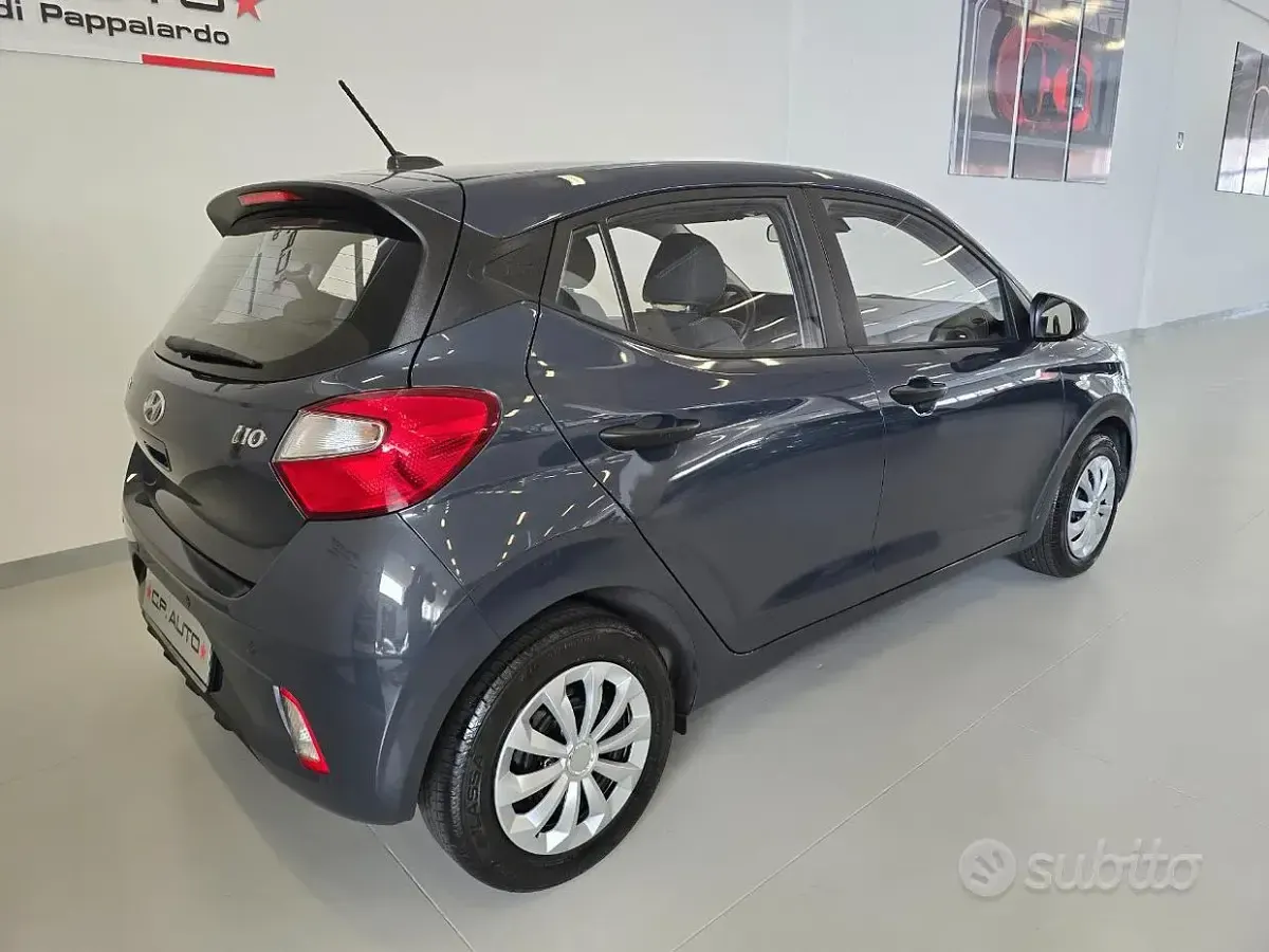 Usata Hyundai i10 Advanced 67 CV (49 kW) 2022 Grigio Utilitaria
