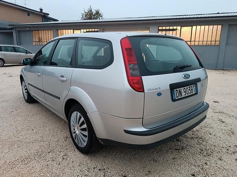 Usata Ford Focus 115 CV (84 kW) 2008 Argento Station wagon