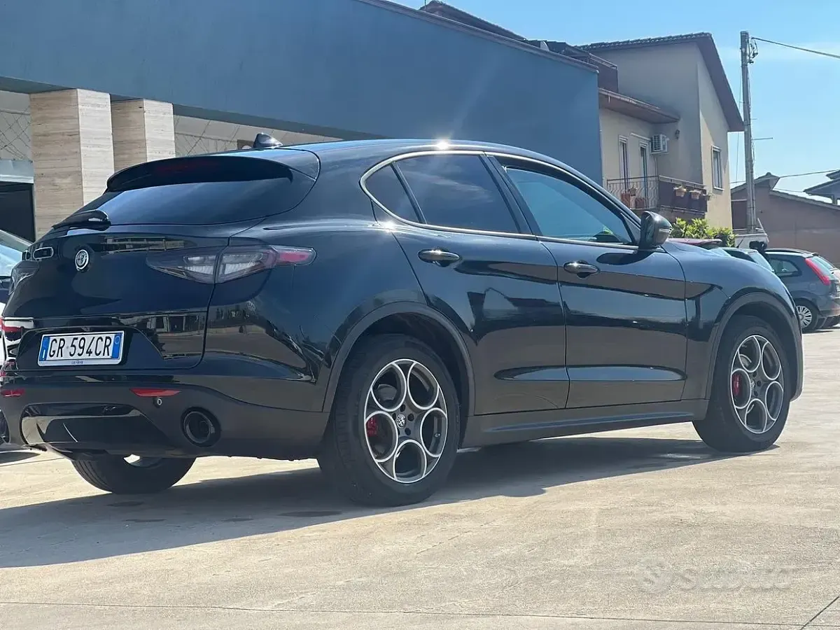 Usata Alfa Romeo Stelvio Executive 209 CV (153 kW) 2023 Nero SUV