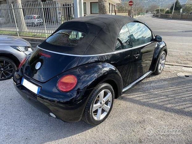 Usata VW New Beetle 110 CV (80 kW) 2005 Nero Utilitaria