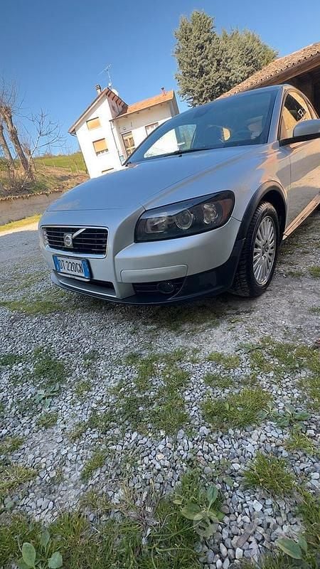 Usata Volvo C30 109 CV (80 kW) 2009 Grigio Utilitaria