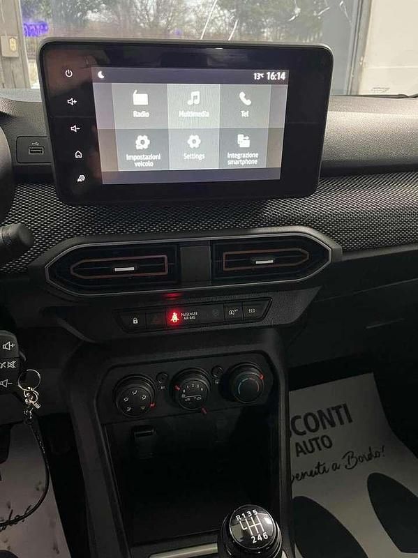 Usata Dacia Sandero Expression 101 CV (74 kW) 2023 Vari colori Berlina