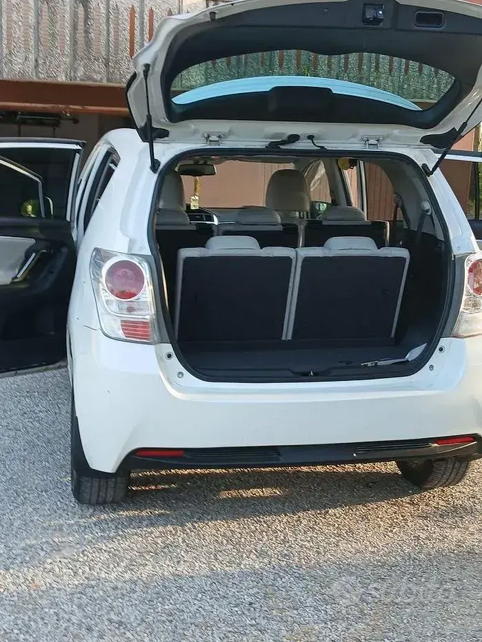 Usata Toyota Verso 111 CV (81 kW) 2014 Bianco Monovolume