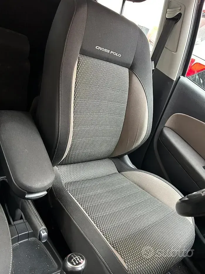 Usata VW Polo Cross 90 CV (66 kW) 2012 Nero Utilitaria