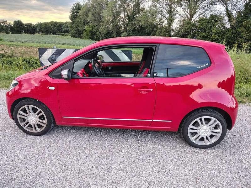 Usata 2015 VW up! Highline Due volumi | 6000 € (Buon prezzo) - Immagine 1/4
