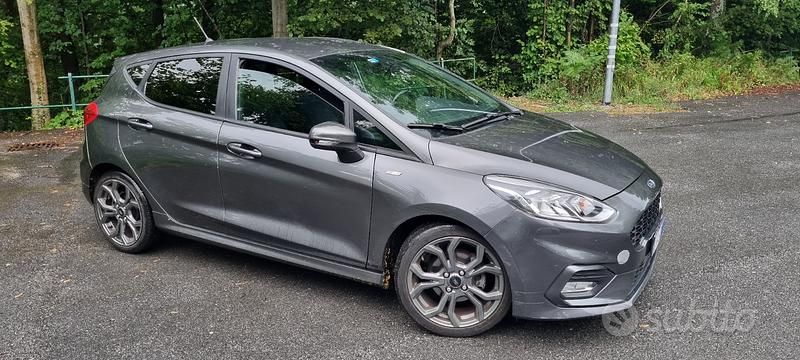 Usata Ford Fiesta ST-Line 125 CV (91 kW) 2018 Grigio Utilitaria