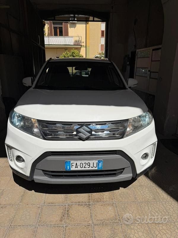 Usata Suzuki Vitara 120 CV (88 kW) 2015 Bianco SUV