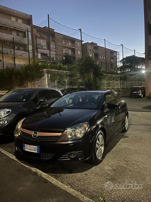 Usata Opel Astra GTC 130 CV (95 kW) 2008 Nero Coupé