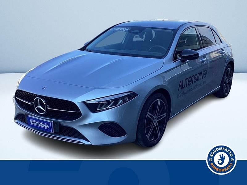 Argento metallizzato Usata 2024 Mercedes A180 Advanced Tre volumi | 32.800 € (Cara) - Immagine 1/3