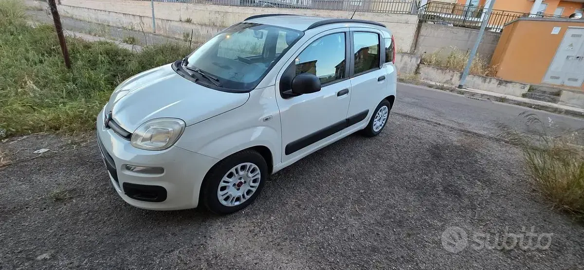 Usata Fiat Panda Easy 75 CV (55 kW) 2014 Bianco Utilitaria