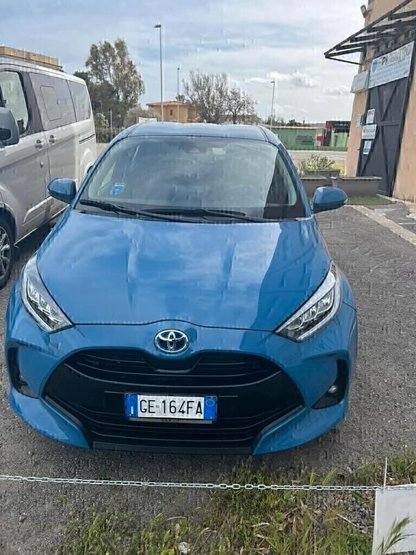 Blu Usata 2021 Toyota Yaris Hybrid Trend Tre volumi | 18.500 € (Cara) - Immagine 1/4