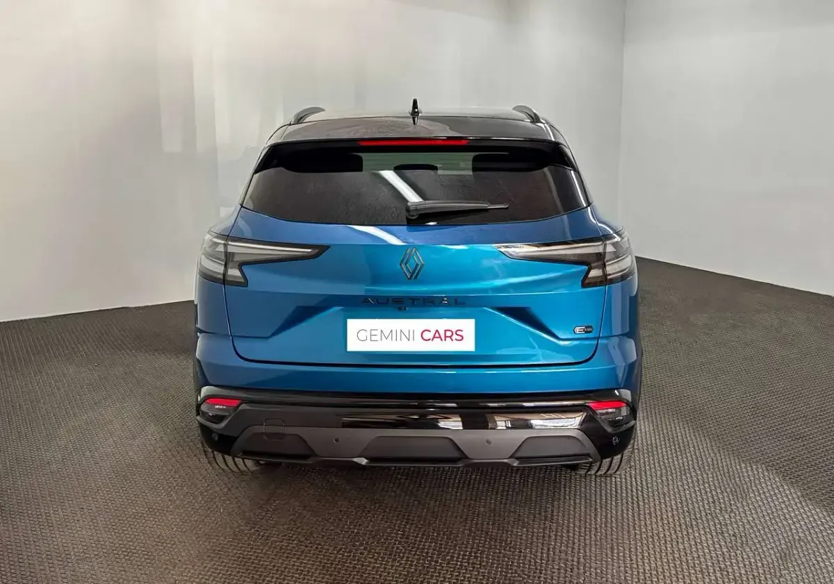 Nuova Renault Austral Esprit Alpine 131 CV (96 kW) 2026 Blu oltremare SUV