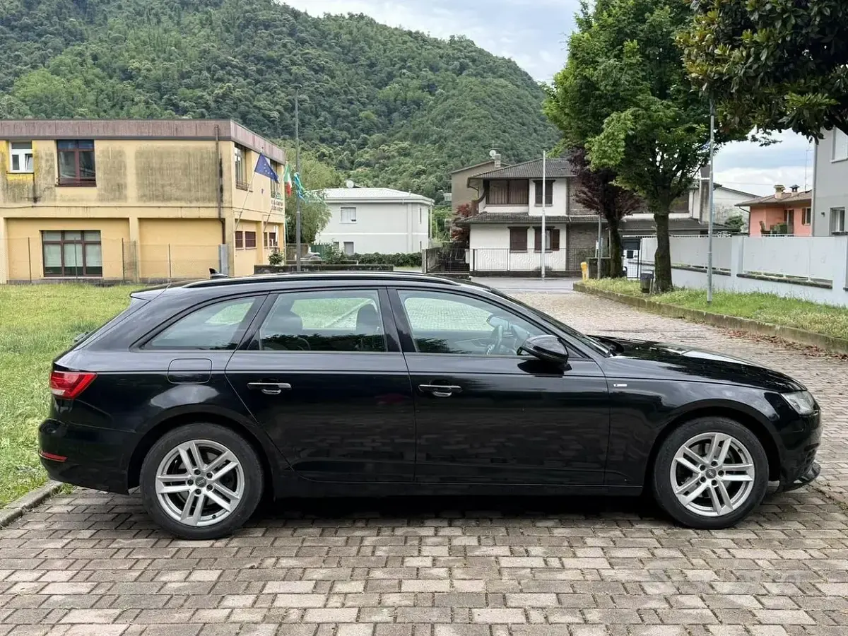 Usata Audi A4 150 CV (110 kW) 2016 Nero Station wagon