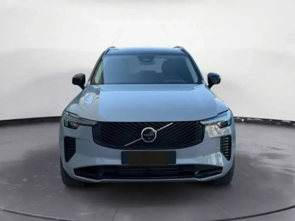 Usata Volvo XC90 335 CV (246 kW) 2025 Grigio SUV