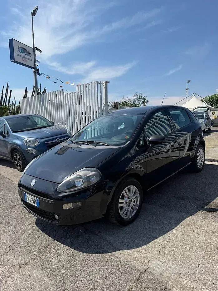Usata Fiat Punto Active 60 CV (44 kW) 2011 Utilitaria