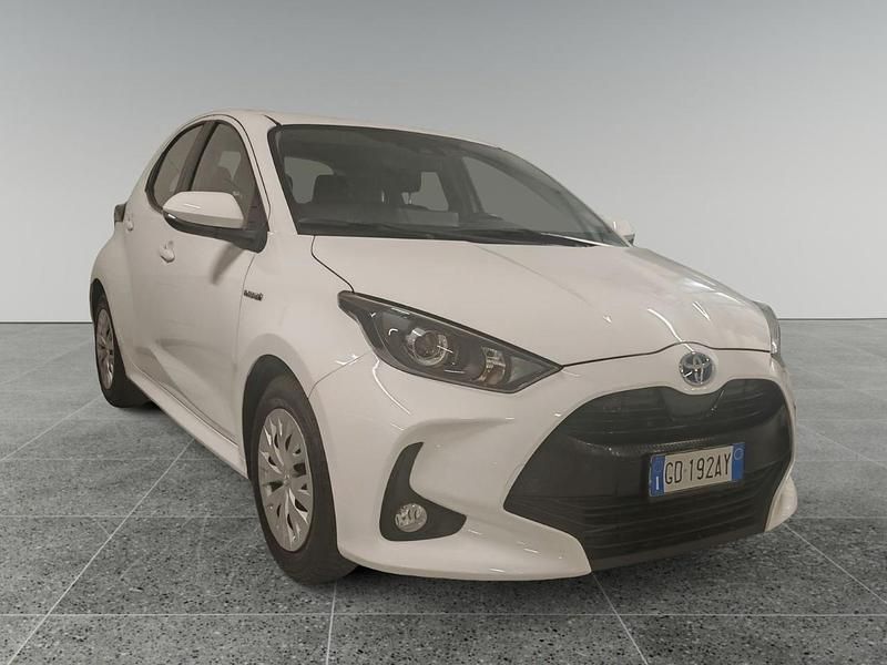 Bianco Usata 2020 Toyota Yaris Hybrid Business Edition Due volumi | 14.900 € (Ottimo prezzo) - Immagine 1/4