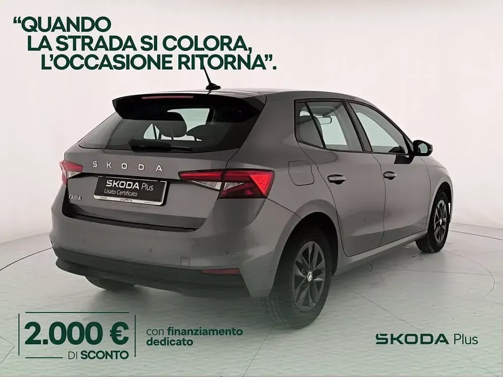 Usata Skoda Fabia 80 CV (58 kW) 2024 Grigio graphite metallizzato Utilitaria