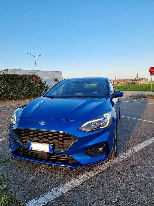 Usata Ford Focus ST-Line 120 CV (88 kW) 2021 Blu/azzurro Berlina