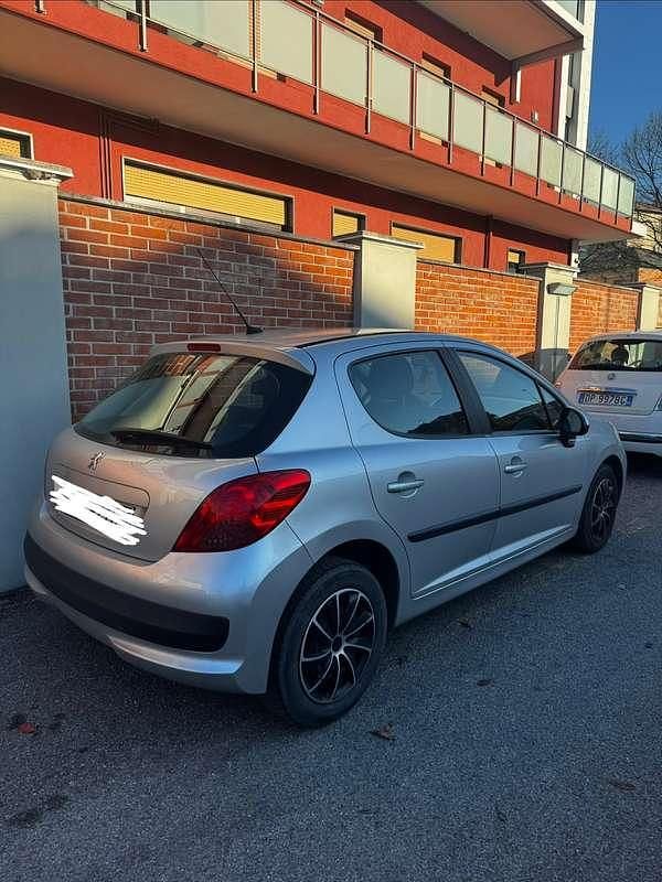 Usata Peugeot 207 88 CV (64 kW) 2007 Argento Berlina