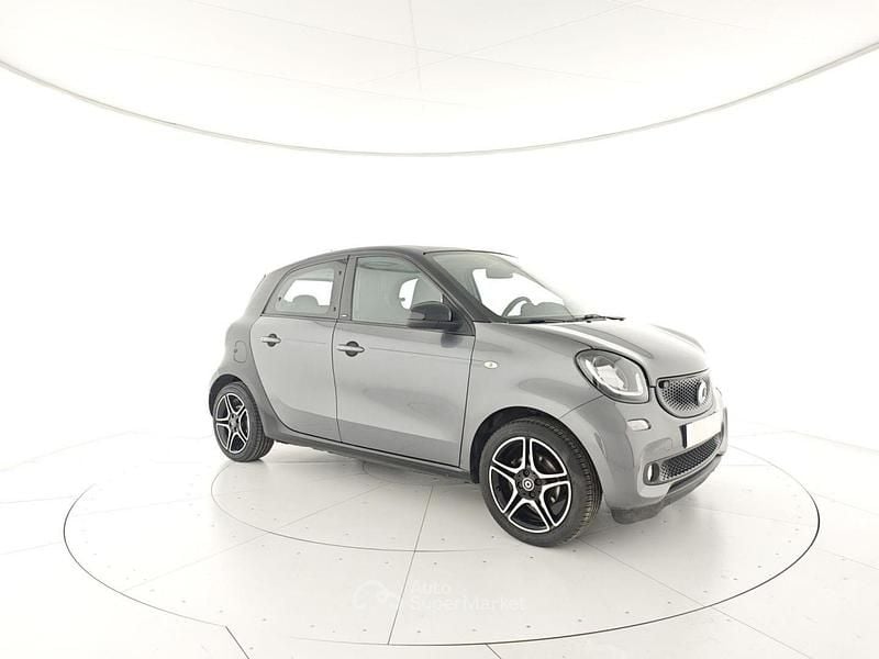 Usata Smart ForFour Prime 90 CV (66 kW) 2018 Gray Utilitaria