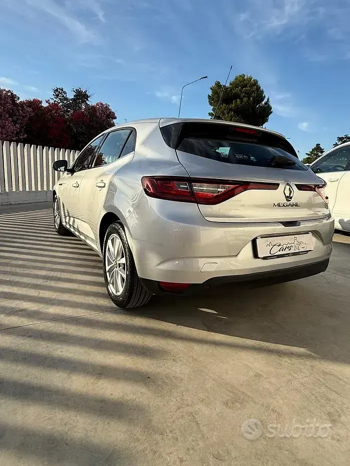 Usata Renault Mégane III Bose Edition 110 CV (80 kW) 2016 Grigio Berlina