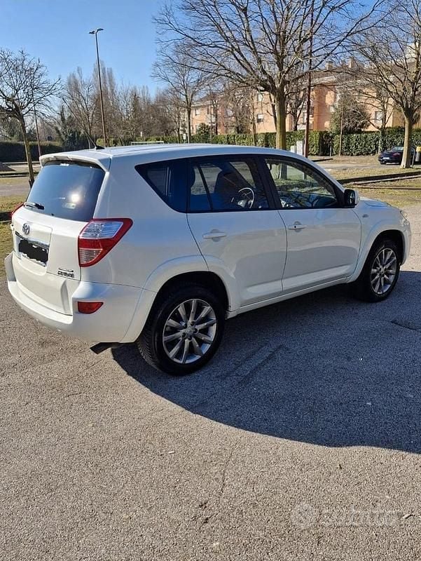Usata Toyota RAV4 2013 Bianco SUV