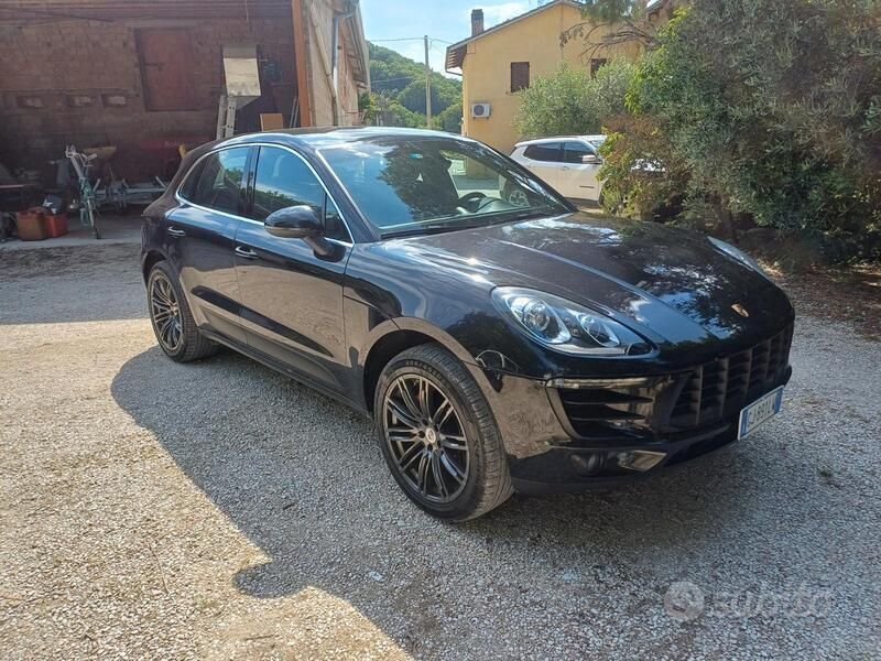 Nero Usata 2014 Porsche Macan SUV | 31.000 € (Molto cara) - Immagine 1/4