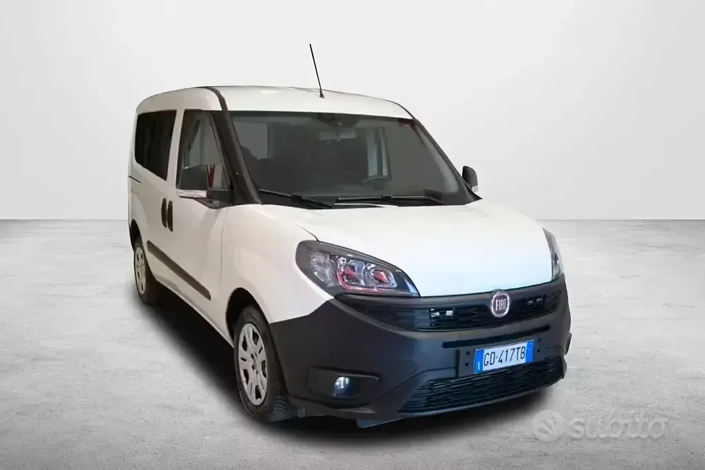 Usata Fiat Doblò Easy 95 CV (69 kW) 2021 Bianco Monovolume