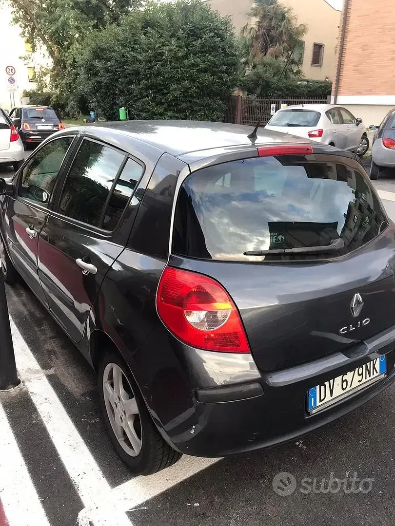 Usata Renault Clio LE 54 CV (39 kW) 2008 Blu Utilitaria