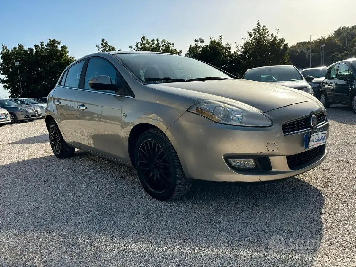 Usata Fiat Bravo 120 CV (88 kW) 2010 Utilitaria