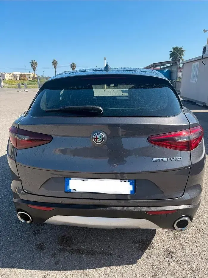 Usata Alfa Romeo Stelvio Super 160 CV (117 kW) 2020 SUV