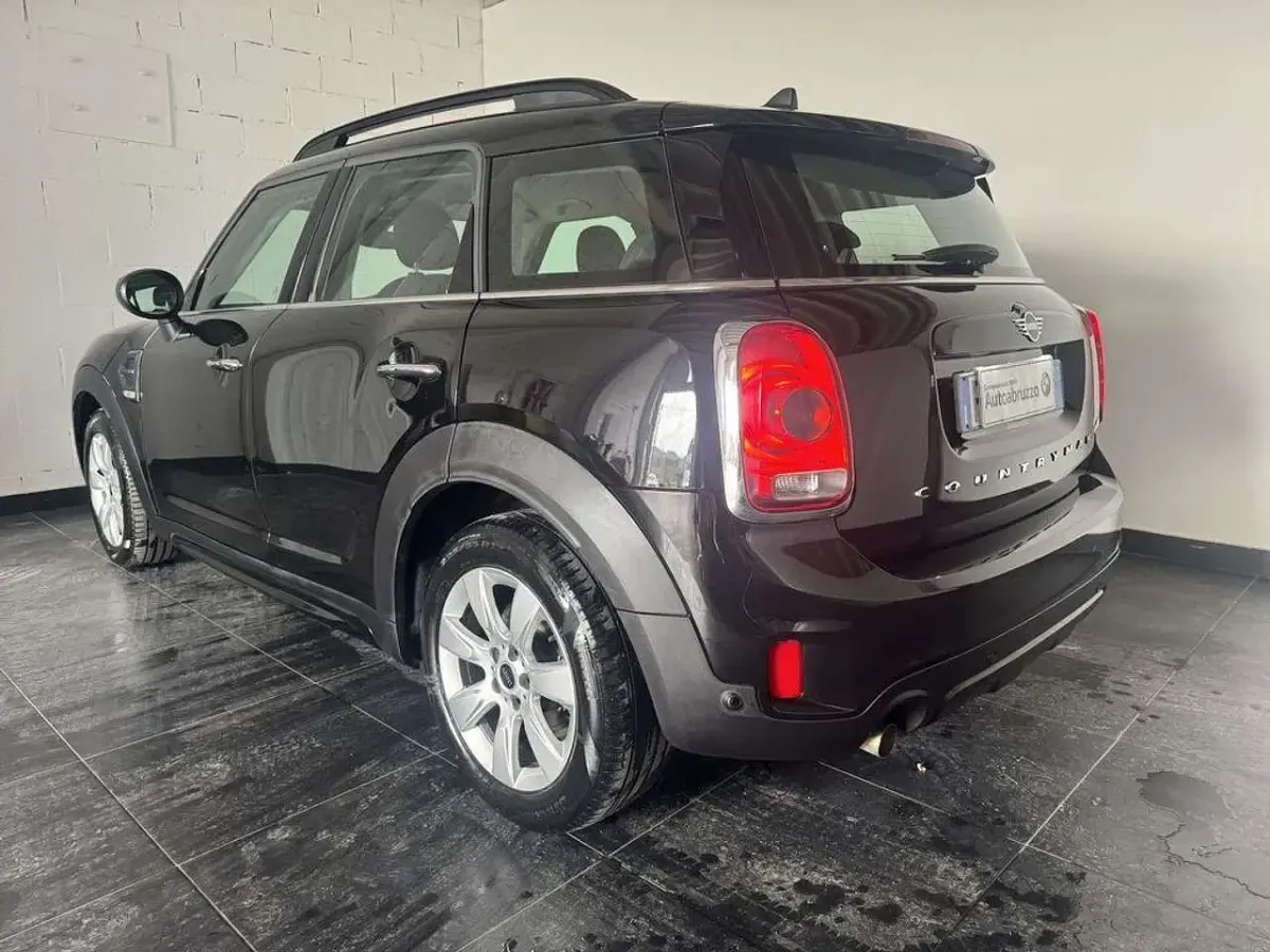 Usata Mini Countryman 116 CV (85 kW) 2020 Midnight black metallizzato SUV