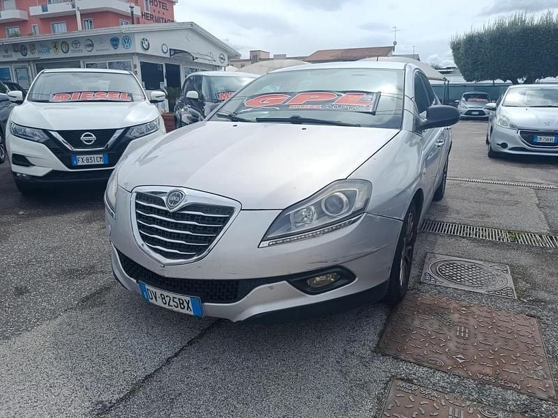 Usata Lancia Delta 150 CV (110 kW) 2009 Argento Utilitaria