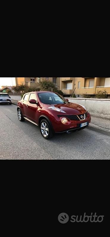 Usata Nissan Juke 110 CV (80 kW) 2011 Rosso SUV