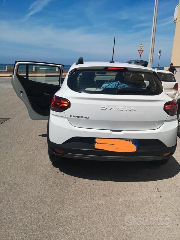 Usata Dacia Sandero 91 CV (66 kW) 2024 Bianco Utilitaria