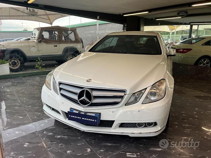 Usata Mercedes E220 Executive 169 CV (124 kW) 2013 Bianco Coupé