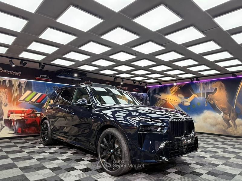 Nuova BMW X7 M Sport 340 CV (250 kW) 2026 Blu/azzurro SUV