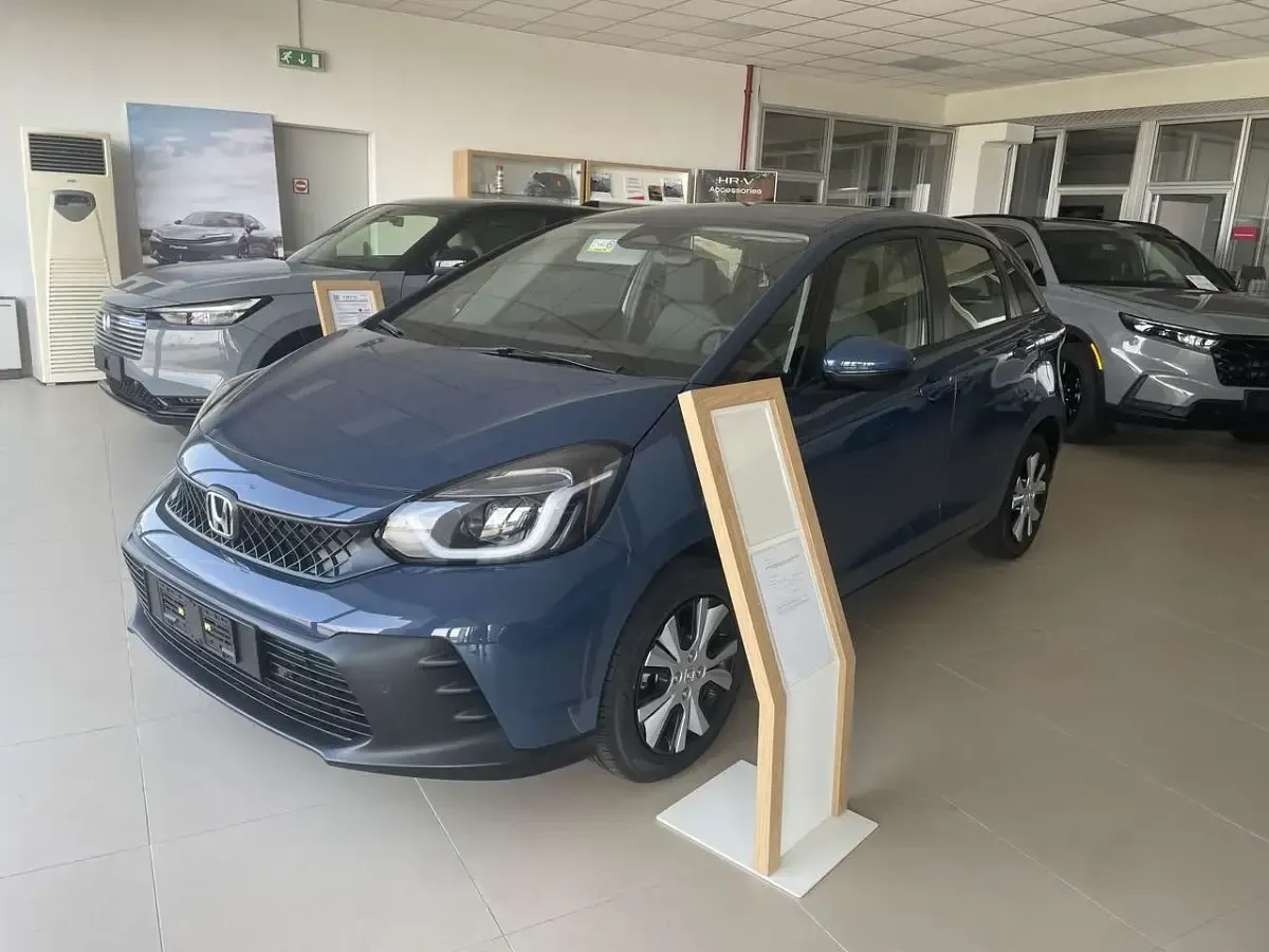 Nuova Honda Jazz Elegance 107 CV (78 kW) 2026 Blu/azzurro Utilitaria