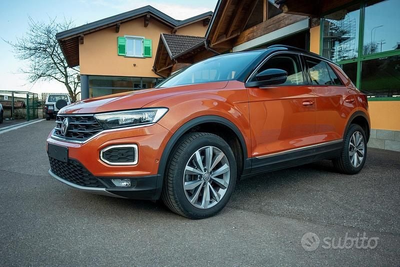 Usata VW T-Roc Style 150 CV (110 kW) 2018 Arancione SUV