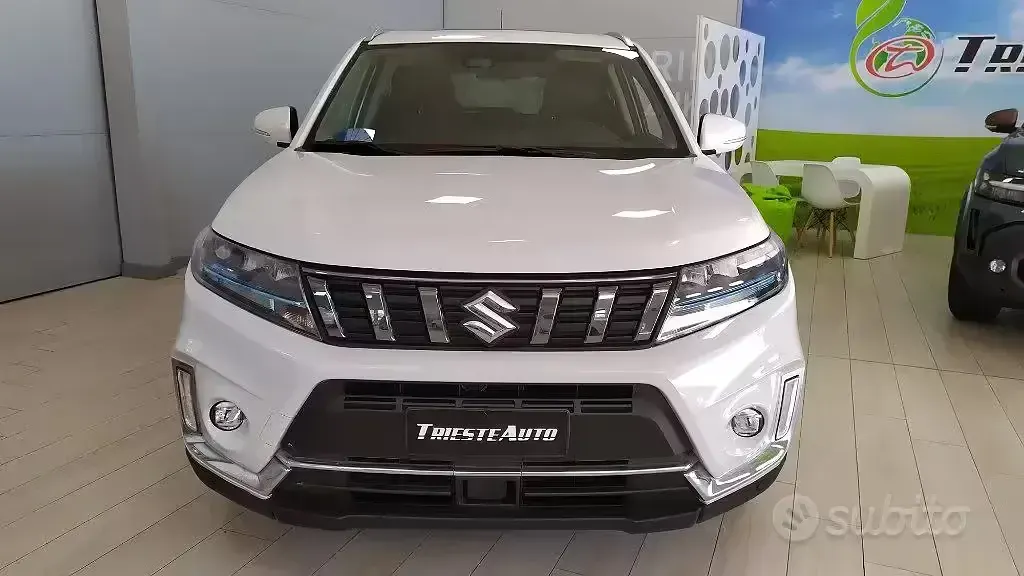 Usata Suzuki Vitara 114 CV (83 kW) 2022 Bianco SUV