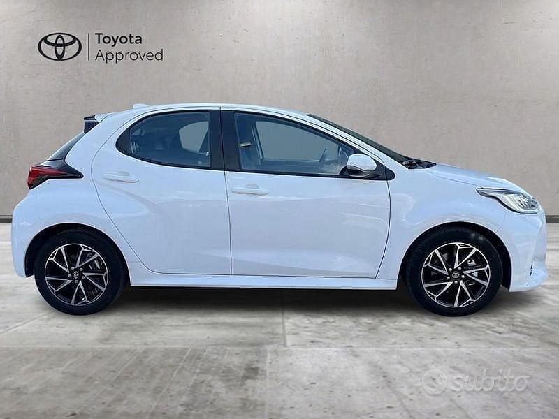 Usata Toyota Yaris Hybrid Trend 116 CV (85 kW) 2022 Bianco Berlina
