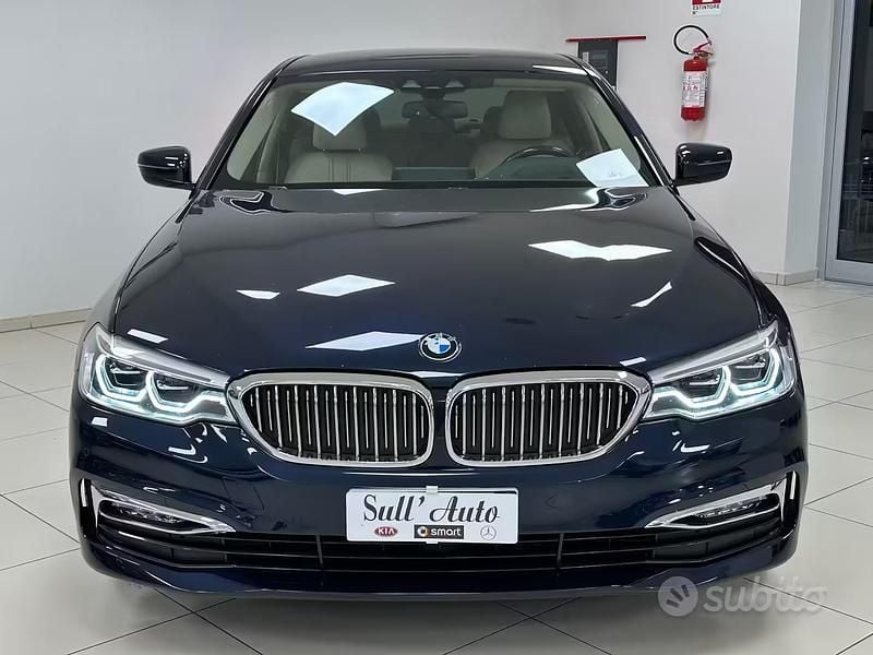 Usata BMW 520 Luxury Line 190 CV (139 kW) 2018 Blu Berlina