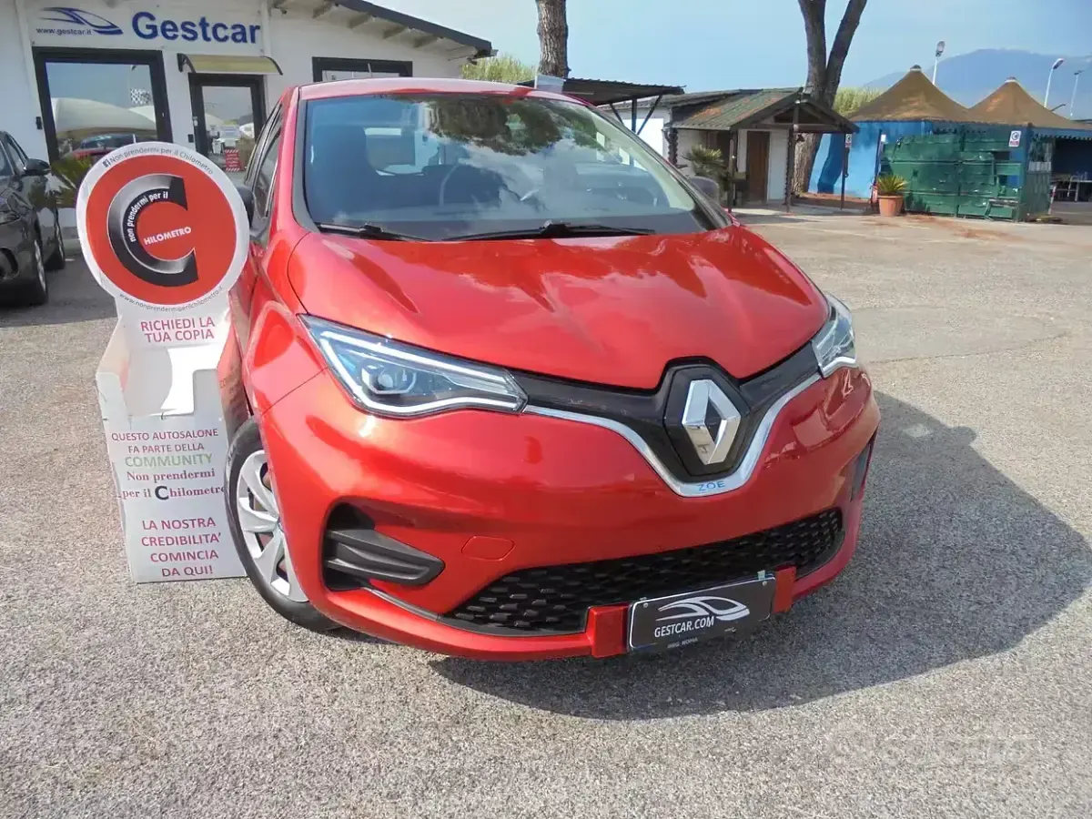 Usata Renault Zoe Life 50 kW (69 CV) 2020 Rosso Utilitaria