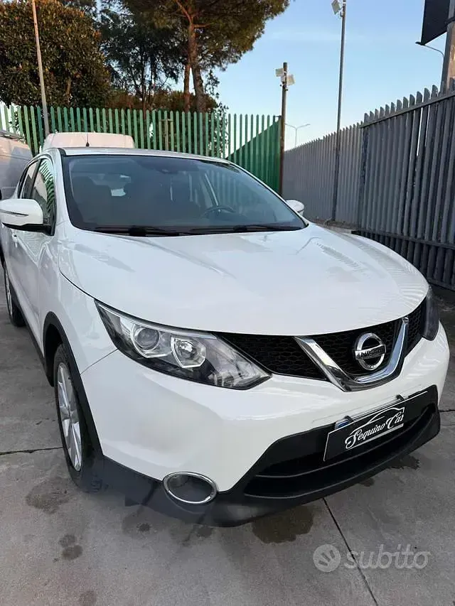 Usata Nissan Qashqai Tekna 131 CV (96 kW) 2014 Bianco SUV